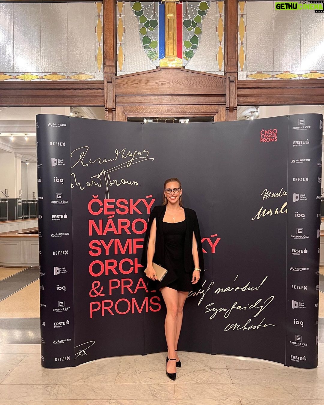 Sára Milfajtová - 2.4K Likes - Bravo! Grammy night with #czechnationalsymphonyorchestra @cnso_official @vincemendozacomposer Thank you🙏