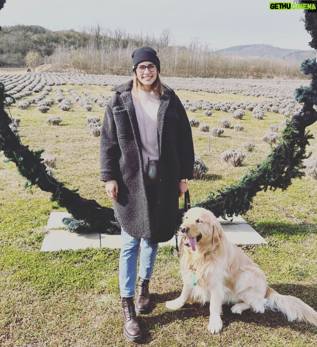 Sára Milfajtová - 1.8K Likes - Jen si to tu tak s díky tam nahoru odložím ♥️