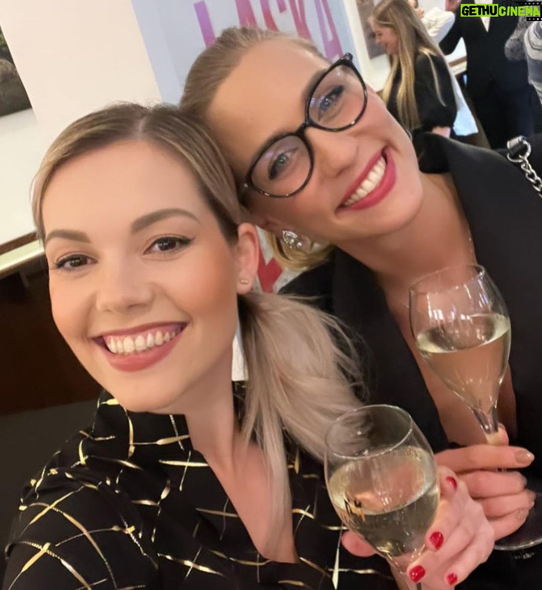 Sára Milfajtová - 1.8K Likes - Jen si to tu tak s díky tam nahoru odložím ♥️