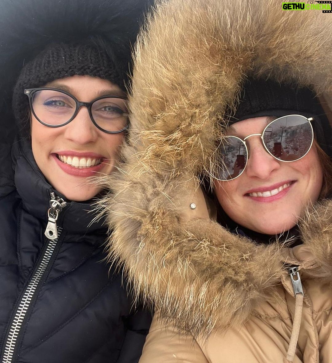 Sára Milfajtová Instagram - Jen si to tu tak s díky tam nahoru odložím ♥️