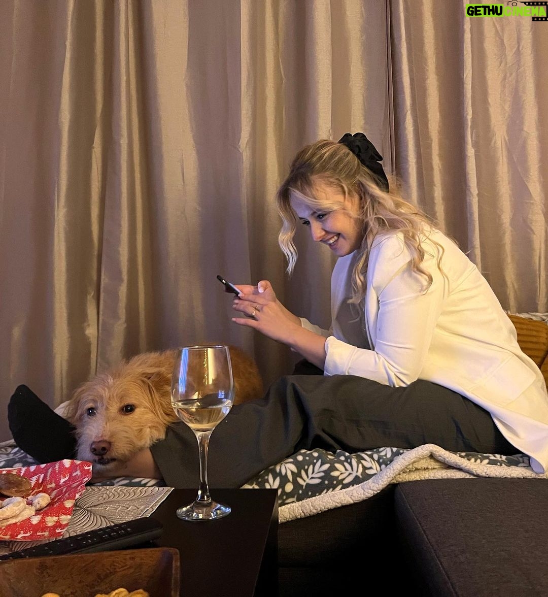 Sára Milfajtová Instagram - Jen si to tu tak s díky tam nahoru odložím ♥️