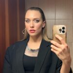 Sára Milfajtová Instagram - Mona Sara #island #ostrov #burkicom