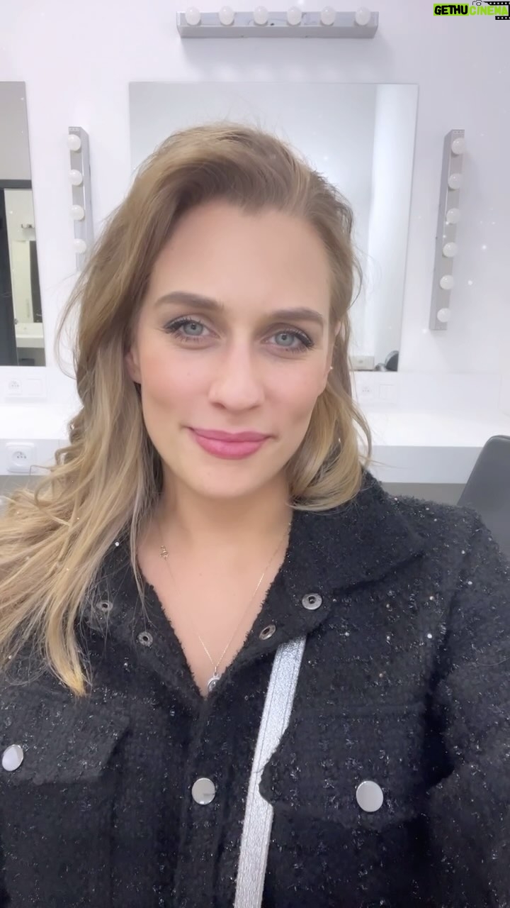 Sára Milfajtová - 3.5K Likes - Hlavně to zdraví✨🙏 #christmas #vanoce