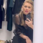 Sára Milfajtová Instagram - A festive look:) #last #work #day #23