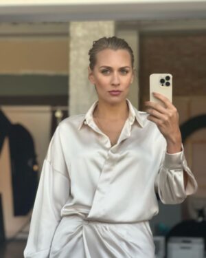 Sára Milfajtová Instagram - Shooting for @eucerin_cz @mariannemagazine 🙏blessed like a goddess ♥️ Dress @pinkoofficial @pinko_prague MUAH @jana_lhotova_darmovzalova