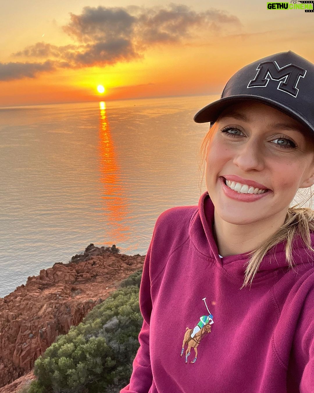 Sára Milfajtová - 3.8K Likes - Be REAL #esterel
