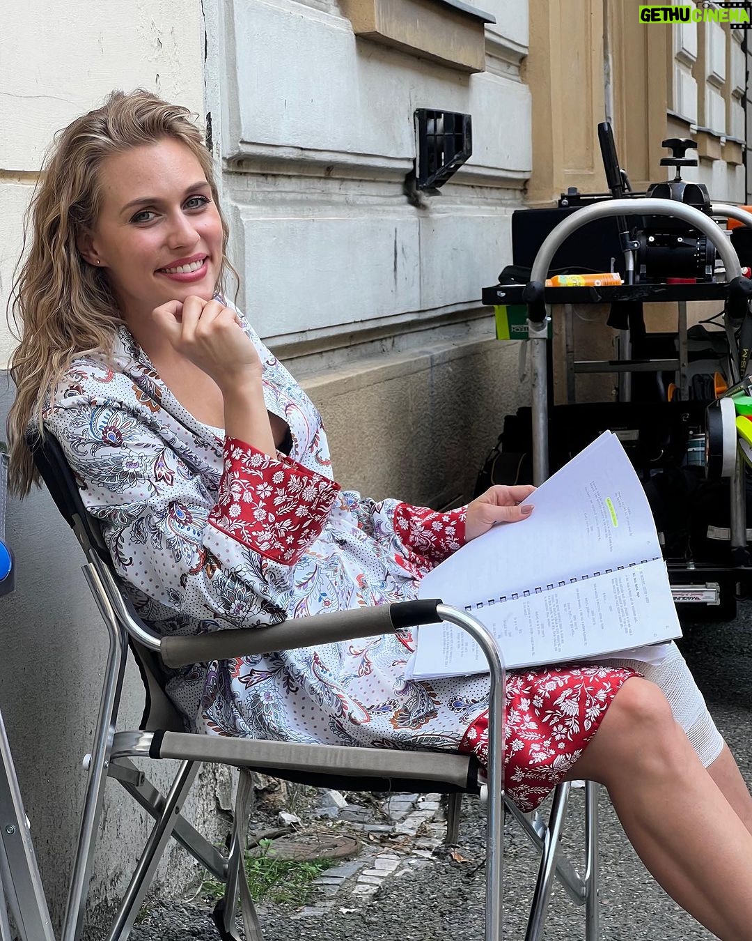 Sára Milfajtová - 2.1K Likes - Happy one on set #setlife #actress #actresslife #saramilfajt #blessed