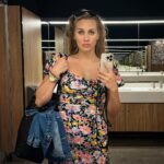 Sára Milfajtová Instagram - Tell me what do you see there?… #eyes #mirrors #flowerchild