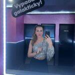 Sára Milfajtová Instagram – Prosinec = Flitrnec ✨#gliter