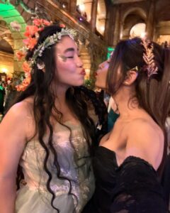 Sé Marie Instagram - when your best friend’s dream is to go to a faerie ball, you go to a freakin’ faerie ball 🧚 #FeyreUnderTheMountain #FaeFriendsOnly Manhattan, New York