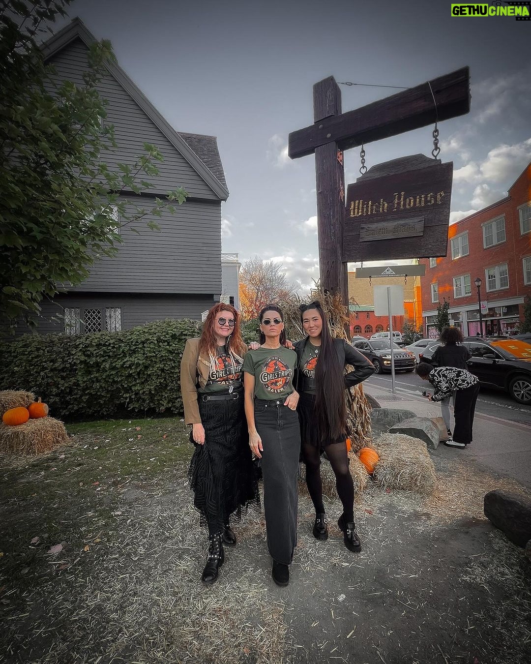 Sé Marie Instagram - coven field trip 🔮 Salem, Massachusetts