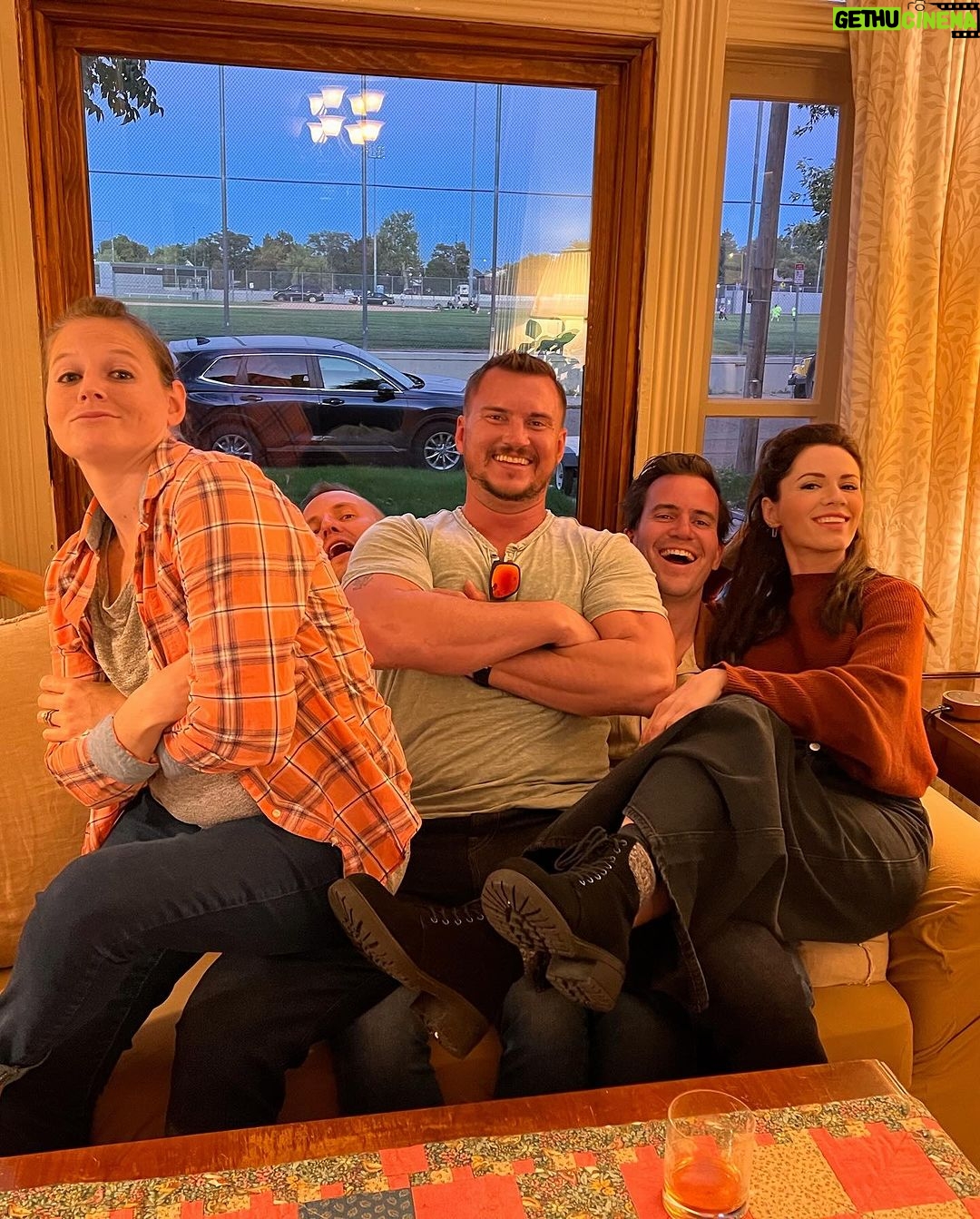 Sé Marie Instagram - cousins all together for the first time since we were kids = the best kind of mayhem ❤️🔥 Denver, Colorado