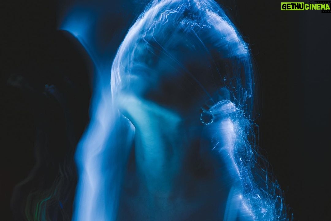 Sé Marie Instagram - alien light bath with @thoseinmotion
