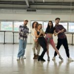 Sónia Araújo Instagram - Meu querido @joaolopes_artist a alombar comigo 😂💃. A dar tudo nos lifts! Obrigada por estas 2 horas tão bem passadas! Em breve seremos mais nesta dança. A preparar um Natal bonito. O grupo de trabalho está na ultima foto com uma óptima vibe!✌️ Obrigada também à @adrianasequeiira , @estacio.mafalda e @michaelangelo_sd @pmp_paulomagalhaes E à @alcdance.pt pela cedência do espaço .