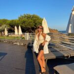 Sónia Araújo Instagram - Estes dias no @grande_real_santa_eulalia foram maravilhosos! O hotel tem tudo o que eu aprecio: é em cima da praia, tem bons restaurantes, boas piscinas, toda a envolvência é convidativa. O staff é sempre atencioso. Muito obrigada por toda a simpatia que tiveram comigo e com a minha família. Agradecimentos especiais à directora Karine Brites, à Inês e Patrícia. Grande Real Santa Eulalia Resort & Hotel Spa