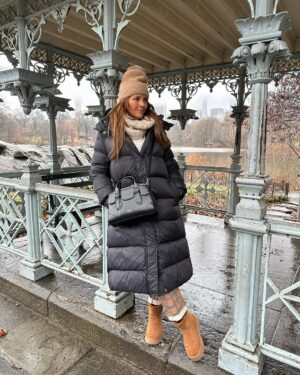 Sónia Araújo Instagram - Central Park, NYC 🥰
Very typical 
Já a regressar, mas como ainda tenho muitas fotos , vão ter a maçada de ainda levar com muitas pics 📸 de NYC 
Que sorte poder usufruir e proporcionar estes momentos à minha família!
E a minha mãe faz anos hoje!!!!! 🎂