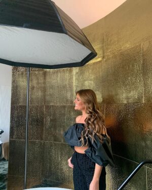 Sónia Araújo Instagram - Obrigada @carasportugal 
Foto: @joaolima2008 
Make-up: @carinaquintiliano 
Styling: @patepinto 
@glam.celebrity