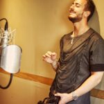 Saad Lamjarred Instagram - Getting warmed up a little , i’m about to drop a beautiful track for you soon #saadlamjarred1 @shreyaghoshal @anshul300 @raghav.sharma.14661 #saadlamjarred #love_my_fans_forever_and_ever #love_my_parents_forever_and_ever @playdmfofficial @zackary.art