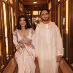 Saad Lamjarred Instagram - شكرا للعائلة والاحباب في المغرب العزيز و لكل من هنأنا و للمتتبعين و الفانز الغاليين من كل انحاء العالم بدون استثناء . شكرا لكل من حضر وشاركنا فرحتنا و كذلك لمن لم يسعفنا الحظ بحضورهم في هذه المناسبة . امنيتي ان اصافح كل محب اينما وجد لاعبر لكم عن شكري و عن امتناني على الدعم الموصول . جعل الله ايامكم كلها فرحا وسرورا وسعادة . #الله_يبارك_فعمر_سيدي #الله_ينصر_سيدنا #saadlamjarred1 ##love_my_fans_forever_and_ever #love_my_parents_forever_and_ever @zackary.art