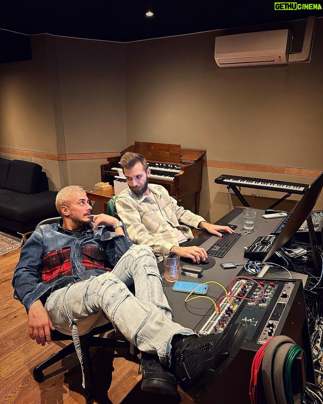 Saad Lamjarred Instagram - I take great pleasure in curating music and soundtracks for your utmost enjoyment. Write a caption... #saadlamjarred1 #الله_يبارك_فعمر_سيدي #saadlamjarred #new_sound #music #love_your_parents #love_my_fans_forever_and_ever