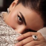 Saba Qamar Zaman Instagram - Eyes full of dreams 💫 👗 @sairarizwan_official 💄 @nauman_mua 📸 @waqar_ahmed_butt