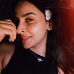Saba Qamar Zaman Instagram - #dayaftervalentines 😉♥️💋
