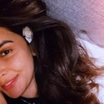 Saba Qamar Zaman Instagram - #dayaftervalentines 😉♥️💋