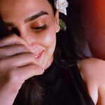 Saba Qamar Zaman Instagram - #dayaftervalentines 😉♥️💋