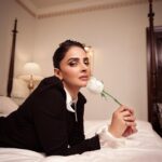Saba Qamar Zaman Instagram - Sabboo darling you’re different. 💋
