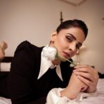 Saba Qamar Zaman Instagram - Sabboo darling you’re different. 💋