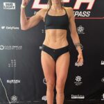 Sabina Mazo Instagram - Weight cut chronicles. Yes I did sacrifice for months, yes I cried and laugh and was emotional, but I did my best and with professionals on my side, that I trust and helped me to do it the best way possible. I was good through out the entire process and as important as the weight cut is the rehydration and refuel went great. I been doing this 14 times already and even tho is not a lot I am understanding my body a bit more. It’s a hard process yes, with sacrifice and discipline it’s possible and it can be done in a safe and healthier way compare to other methods that people do. Changes will come in the next months and my body will transform, so stay tuned for it. - - Crónicas de mi corte de peso Si fue difícil, si llore, me reí y pase por un montón de emociones pero fue un trabajo de meses de mucha disciplina con mi dieta y entrenamiento. Trabaje con profesionales y que me ayudaron a que esto fuera de la manera más saludable y correcta para mi cuerpo. No solo es importante el corte de peso sino también la recuperación y todo eso puede indicar un buen desempeño en la pelea. Y a lo que voy con todo esto es que si hay maneras de hacerlo mas saludable y aunque hayan cortes de peso mas difícil que otros, la idea es aprender para que cada vez sea mejor y mas saludable. Grandes cambios vendrán en los próximos meses en mi cuerpo y buenas oportunidades vendrán así que estén pendientes! #weightcut #sabinamazo #cortedepeso #mma #girlsmma #womensmma #fight #125lbs #disciplina #sacrificio #campeona #pelea #colombia #usa #california #gardena #torrance #nutrition