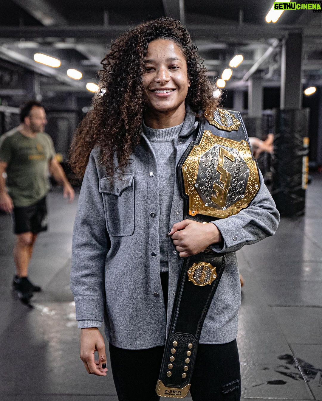 Sabina Mazo Instagram - Friendly reminder that we’re two for two on @lfafighting title fights this year 😏 @jacqueline.cavalcanti won the bantamweight championship belt back in April, and @sabinamazo brought the flyweight belt home for a SECOND time last Friday. Safe to say Sabina owns that division. These girls are developing as more well-rounded fighters every single day, and we can’t wait to see what is possible for both of them. Jacqueline will be making her first @ufc appearance soon… Stay tuned. 📸: @emilsmarie ______________________________ Lembrete amigável de que somos dois a dois nas lutas pelo título do @lfafighting esse ano. @jacqueline.cavalcanti conquistou o cinturão dos pesos-galos em abril, e @sabinamazo levou o cinturão dos pesos-moscas para casa pela SEGUNDA vez na última sexta-feira. Essas meninas estão se desenvolvendo como lutadoras mais completas a cada dia, e mal podemos esperar para ver o que é possível para ambas. Jacqueline irá fazer sua primeira aparição no @ufc em breve… Fique ligado. #BlackHouseMMA #LFAChampion #fightlikeagirl #flyweightchampion #bantamweightchampion #femalefighter #victory #titlefight #mmachampion #ufcfighter #combatsports #mixedmartialarts Black House MMA