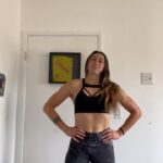 Sabina Mazo Instagram - Shoutout to my badass sponsor @rokfit I looked on point in fight camp because of you guys. They have new collection coming soon. (The best audio is from the second video 🤣 @pieralafiera and @jacqueline.cavalcanti )