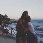Sabina Mazo Instagram - Te amo hermanita!! Que la vida te siga sorprendiendo con mucho éxito, salud y mucha alegría. La vida me regaló una hermana como tú y agradezco por eso!!! ❤️ @marianamazo18