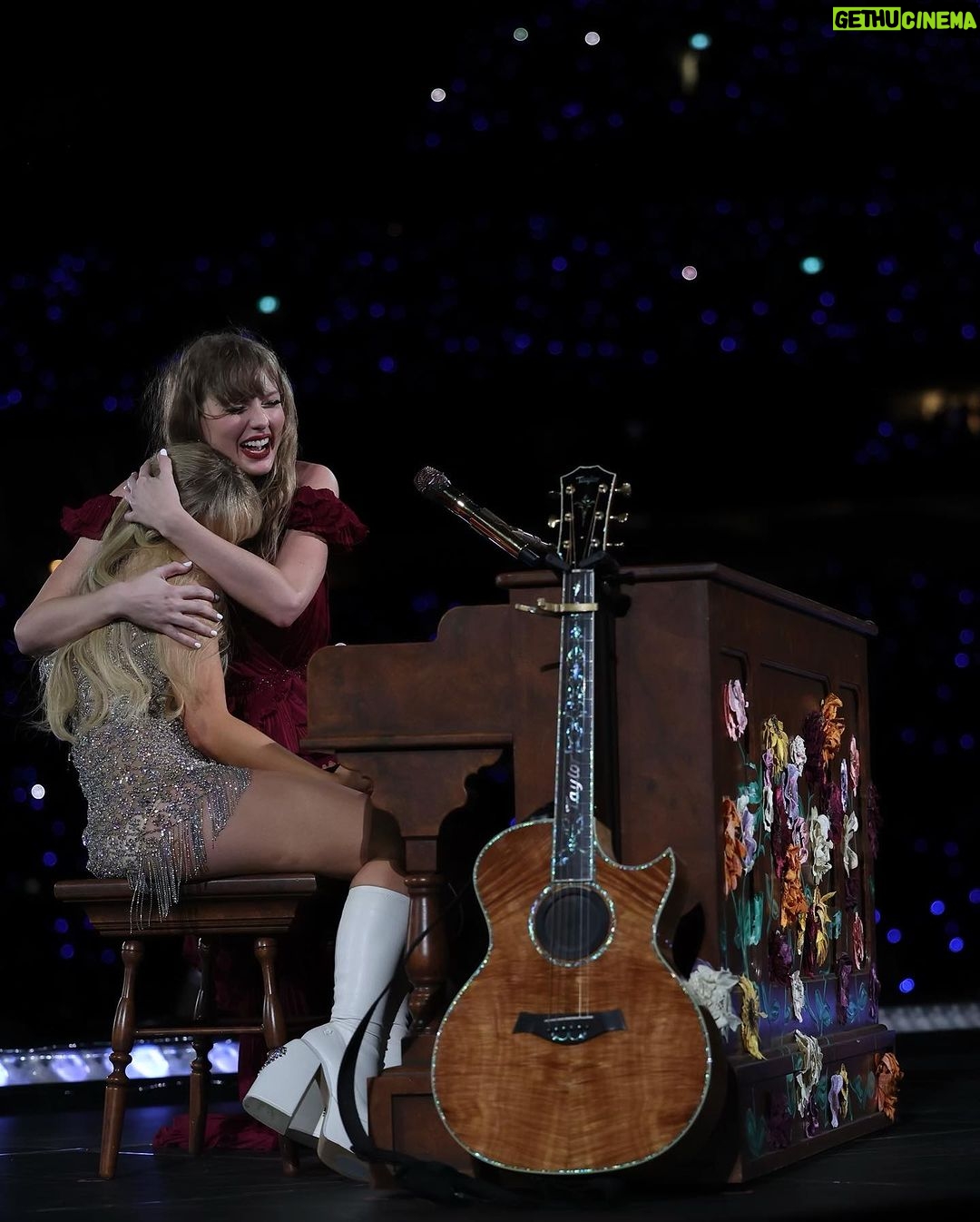 Sabrina Carpenter Instagram - 9 year old Sabrina singing white horse would never see this shit coming! i love you so so so dearly taylor. always have always will. thank you Sydney for making me feel so welcome!! See you tonight💌