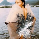 Sabrina Sato Instagram - Obrigada @voguebrasil por esse presente de aniversário ❤️ São 3 capas e fotos maravilhosas do meu amigo @fernando_tomaz, com uma matéria linda da @barbaraoberg! E amanhã é dia de #BaileDaVogue! Direção de arte: @juliakoala Direção de moda: @ritalazzarotti Beleza: @henriquem85 Produção executiva: @deialansky Assistentes de foto: @marinanajjar, @jorge.escudeiro, @minhacontanoinsta e @felippescosta Produção de moda: @rtatsuo, @rochafred_, @amandhagaio, @frenchtouchofficial e @brucidade_ Assistentes de beleza: @juliocardim_beauty Produção local: @aprodutoradofimdomundo Camareira: @litadeassis Tratamento de imagem: @studiobrunorezende