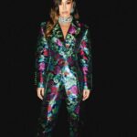 Sabrina Sato Instagram - Domingo é dia de ativar meu modo Detetive! 🕵️‍♀️ @maskedsingerbr @tvglobo