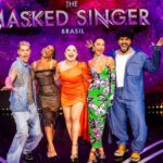 Sabrina Sato Instagram - Lupas, anotações e atenção aos detalhes! 🔍 🦹‍♀️ Nesse domingo tem @maskedsingerbr na @tvglobo 💜