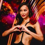 Sabrina Sato Instagram - Genteeee passando pra avisar que jaja tem @maskedsingerbr na @tvglobo 🔍 🦹‍♀️ Depois volto aqui pra falarmos tudo ❤️😉