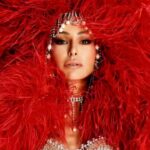 Sabrina Sato Instagram - Preparados? Faltam 4 dias para o Desfile da @gavioesoficial em SP e 6 dias para nossa @unidosdevilaisabel agitar a Sapucaí! Vamos com tudo!!! É Carnaval, gente!!!!!! #Carnaval #CarnavalDaSabrina