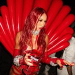 Sabrina Sato Instagram - Celebrando os 10 anos do #BaileDaArara com meu gin da vida @beefeaterbrasil! ♥️ #SeuLadoBDoVerão #VerãoBeefeter #TheSpiritOfLondon #BebaComModeração 🔞 #Publicidade