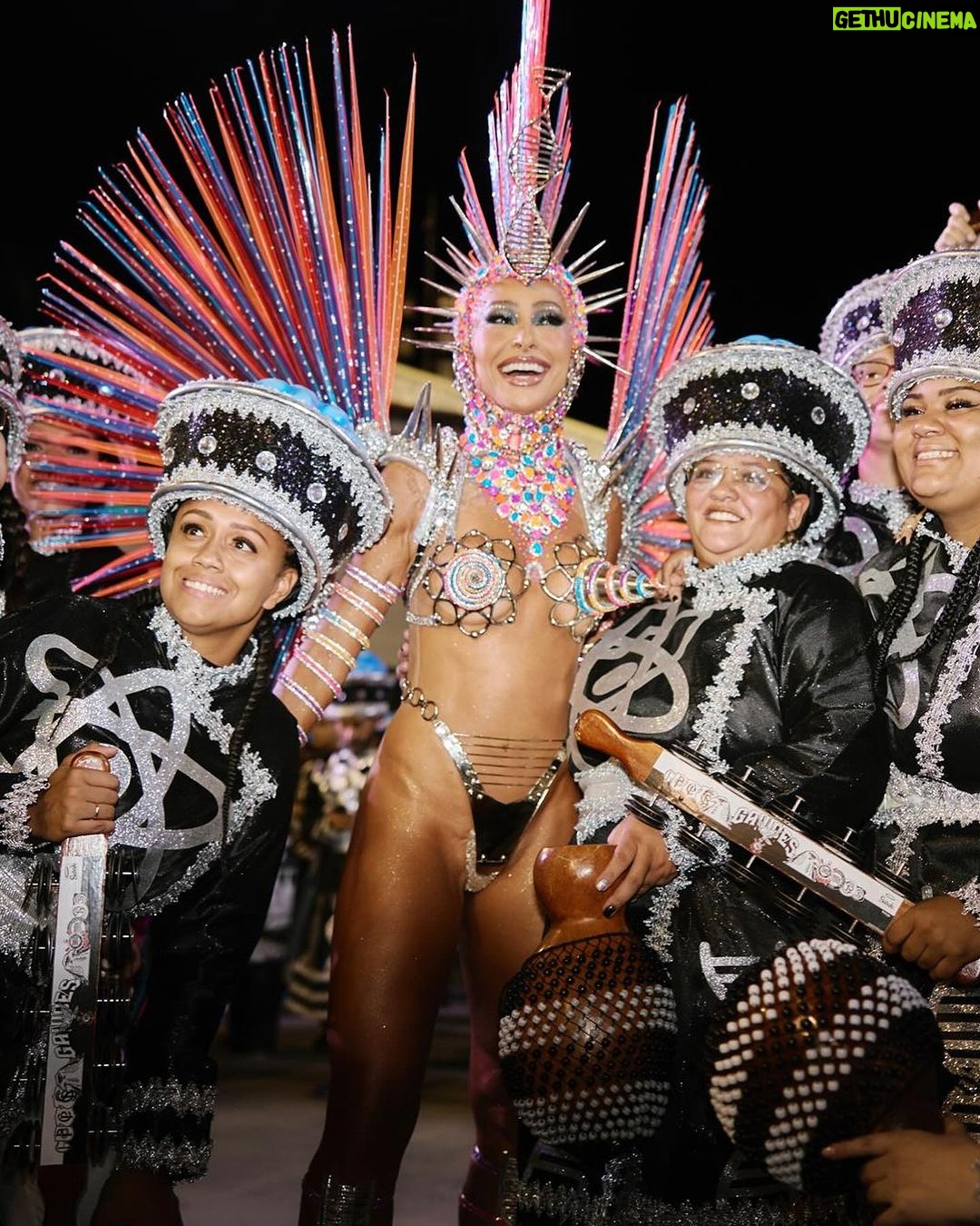 Sabrina Sato - 377.9K Likes - Nosso samba nas constelações ✨🖤
Foi lindo @gavioesoficial 🖤
#Carnaval #CarnavalDaSabrina #Gaviões #GaviõesDaFiel