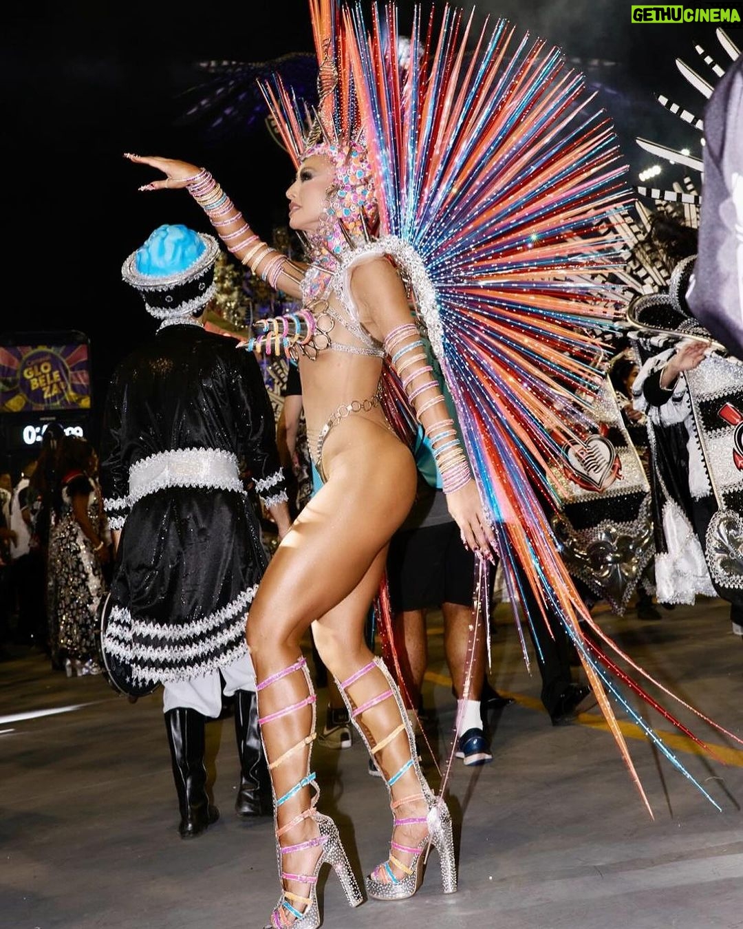 Sabrina Sato - 377.9K Likes - Nosso samba nas constelações ✨🖤
Foi lindo @gavioesoficial 🖤
#Carnaval #CarnavalDaSabrina #Gaviões #GaviõesDaFiel