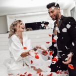Sacha Buyse Instagram - Ça y est tu l’as fait ! Tu as sauté le grand pas ! Ton rêve de petite fille est devenu réalité , une fois que tu as enfilé ta robe de mariée dans cette belle chambre de l’hôtel 👰 Tout ce que je te souhaite , c’est du bonheur à l’infini, des bébés pour devenir cette maman formidable que tu souhaites devenir ! Tu as fait le tour de tout ce que tu rêvais de faire dans ta vie et maintenant tu veux une vie plus sage , celle où tu t’occupes de ton mari de ta famille et des tiens . Tu m’as beaucoup émeu quand je t’ai vu descendre avec ta robe blanche , mais avant ça c’était les préparatifs , alors j’ai essayé d’immortaliser ce moment avec toi . De la joie , de l’amour , de la gaieté . Rien de mieux ! J’espère un jour moi aussi trouver mon prince car quand j’ai vu l’amour que tu portais à ton mari dans tes yeux , j’ai senti que moi aussi je désirais plus que tout ce que tu vivais , d’une vie saine et pleine d’amour . En attendant je t’apporte a mon tour cet amour qu’un ami peut donner en ne souhaitant pour toi que cela marche jusqu’à votre dernier souffle ! Belle longue et heureuse vie à vous . Je t’aime fort @ludivine_birker ❤️❤️❤️ Photo: @valentinnovet Hôtel Martinez
