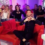 Sacha Buyse Instagram - C’est bien de vous le dire aussi : « JE VOUS AIME » Merci pour vos messages au quotidien! On se retrouve prochainement sur les écrans , mais ça , c’est une surprise qui devra attendre JANVIER☺️ Bisou la vavasphere ❤️❤️❤️ C’est pas le mag , je le précise 😀🤣