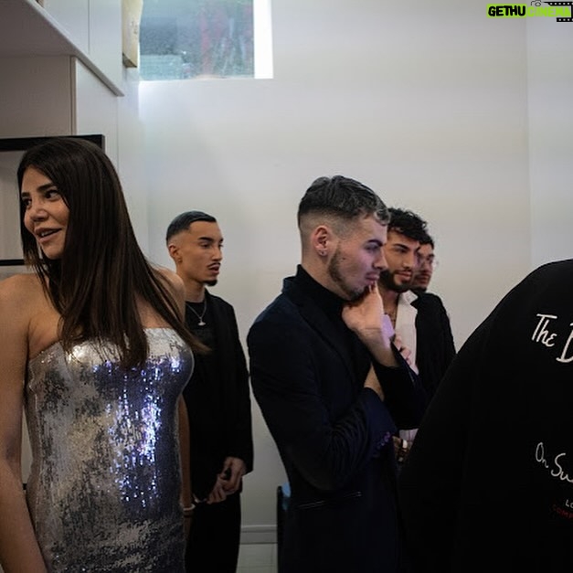 Sacha Buyse Instagram - #SLDB @vaarruecos.sldb saison 2 ! On vous promet du dynamisme , du culot, de l’autodérision , des scoops , des potins , du love et bien moi encore , tout ça dans le respect et la bienveillance , tous le mardi à 18h ! 🍾🥂 Portez vous bien , nous vous souhaitons une belle et heureuse année 2024🎉 Lien en bio 📽️ Paris 11eme