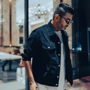 Sachin Sanghvi Instagram - Imagine going on stage , singing songs you made but singing them in sync with ur fans , getting emotional about the overwhelming love , getting teary on stage about the acceptance ,listening in awe the genius of the musicians in ur own band, I am falling short of words as I count my blessings .... @synapsedaiict and all the fans @gift_city_gandhinagar @realmeindia @romilved @hemant_artistmngr @iammadhardik yesterday's show almost canceled because of bad weather but you guys turned it into a night I wont ever forget. I will always be Indebted for this experience . 
Awesome pics by @karanghodapictures