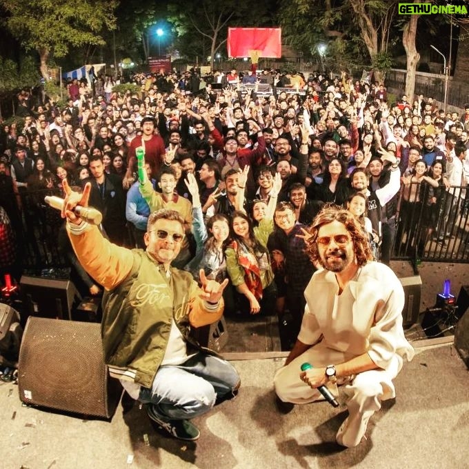 Sachin Sanghvi Instagram - @quovadisiift .... yesterday was magic .... we can perform sing dance our hearts out .... but magic comes from your warmth and your love. #iiftdelhi you have my heart #sachinjigar #sjlive Styled by @iammadhardik Pics by @karanghoda @karanghodapictures @realmeindia IIFT, New Delhi