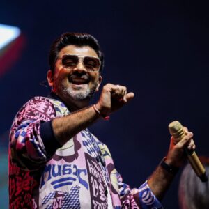 Sachin Sanghvi Instagram - Thankyou @mithibaikshitij for giving a father the unforgettable joy of watching his #laadki 🤍 shine 🌟 ! Ofcourse it was super fun performing for what I think is the coolest college fest in town ! What spectacular organisation and production done by the college kids and @mithibai.ac should be proud of that. @campussevents @campusmusicfestival_cmf . #kshitij #kshitij2023
As usual stellar pictures by @karanghodapictures @karanghoda