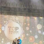 Sachin Sanghvi Instagram - Aakhi jindagi Jemna gujarati geeto sambhli Mota thaya manneeya shri manhar udhas uncle na haathe best album of the year no @topmusicawardsofficial malyo for @aksharcommunications 's #aummangalamsinglem thanks to @topfmstation and the jury ..... Thank you @saandeeppatel @aartivyaspatel for helping , believing and persisting with our crazy processes and mad schedules . Thank you to @nirenbhatt for always giving out of this world poetic words to our tunes ... Thank you to all the musicians and technicians and Singers on the album . Haji mehnat karshu .... haji saru sughad gujarati kaam baar paadshu .... protsaahit chiyye ..... prerit chiyye ... Even more happy for the awards won in the team @swar_440 @hrishikesh_gangan .... we are a happy evergrowing ever learning music making family . @romilved @iammadhardik @sahilvmusic @lionoath21